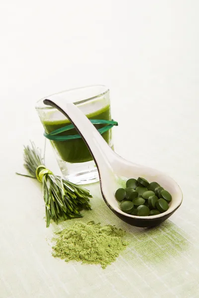 Groene natuurlijke superfood. — Stockfoto