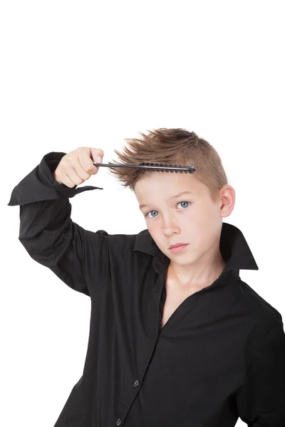 Junge mit coolem Hipster-Haarschnitt. — Stockfoto