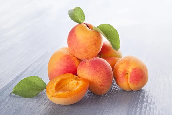Vynikající zralé meruňky. — Stock fotografie