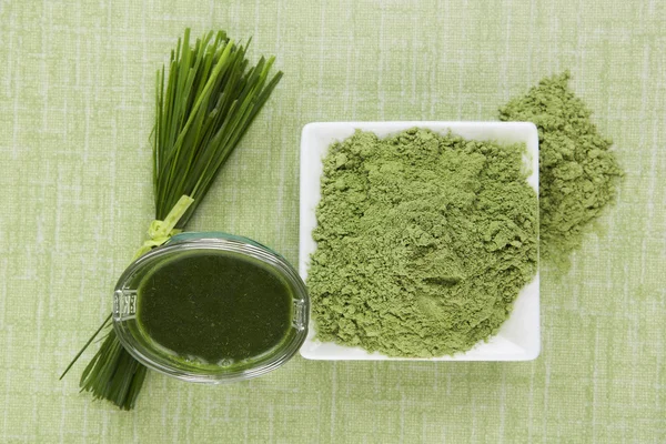 Grüner Saft. — Stockfoto