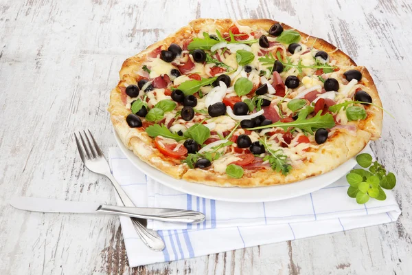 Rustikale Pizza Hintergrund. — Stockfoto