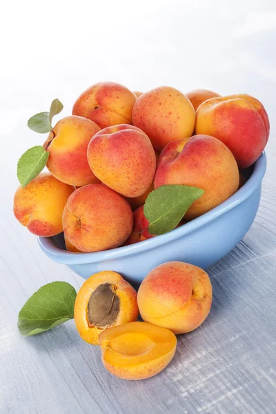 Apricots still life, rustic country style. — Stock Photo, Image