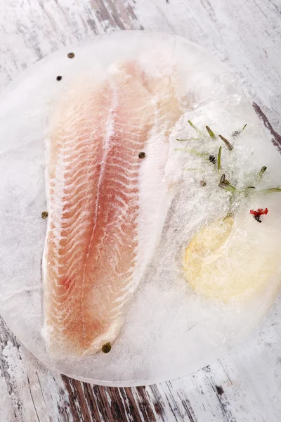 Estilo de país peixe comer . — Fotografia de Stock