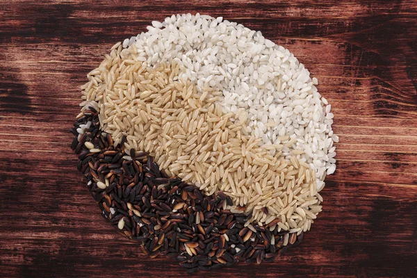 Diferentes tipos de arroz . — Foto de Stock