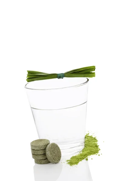 Green effervescent tablet. Detox. — Stock Photo, Image