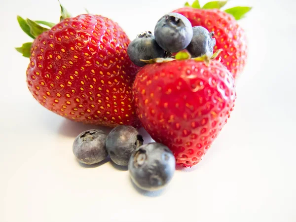 Fresas y Arándanos — Foto de Stock