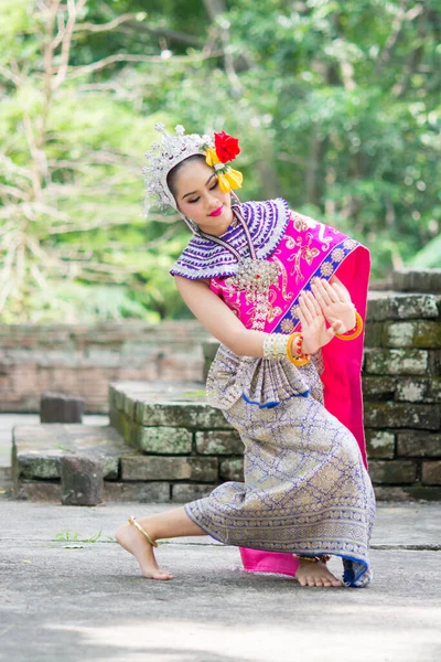 Asijka Nosí Typické Tradiční Thajské Šaty Doslova Znamená Thajský Outfit — Stock fotografie