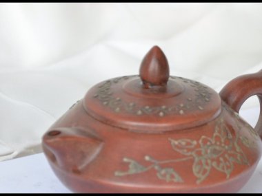 şık kahverengi çaydanlık