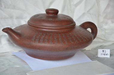 şık kahverengi çaydanlık