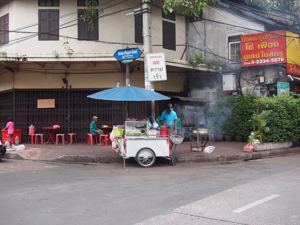 Mini restaurant on street in Bangkok Thailand — Stock Fotó
