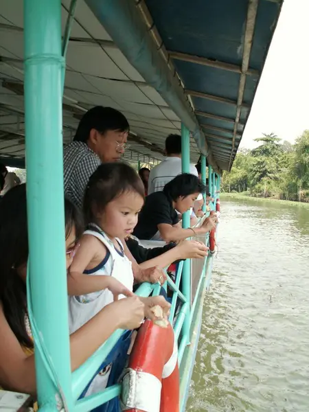 Little girl on boat — Stock Photo, Image
