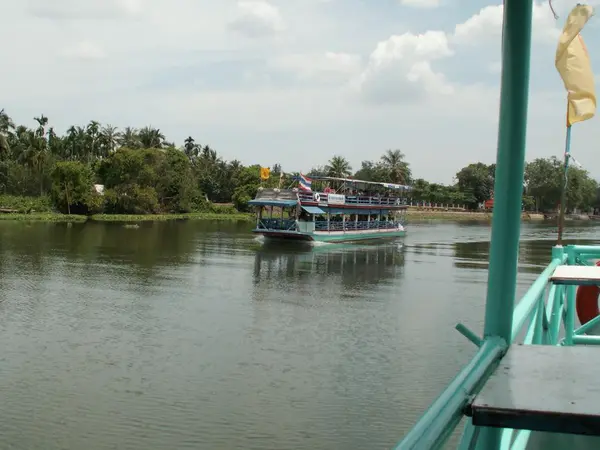 Barca sul fiume chao phraya, bangkok Thailandia — Foto Stock