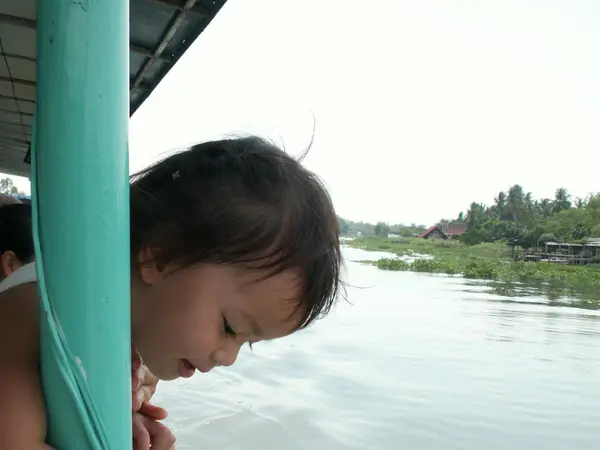 Little girl on boat — Stock Photo, Image