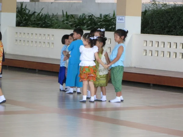 Many children play game in school — 스톡 사진