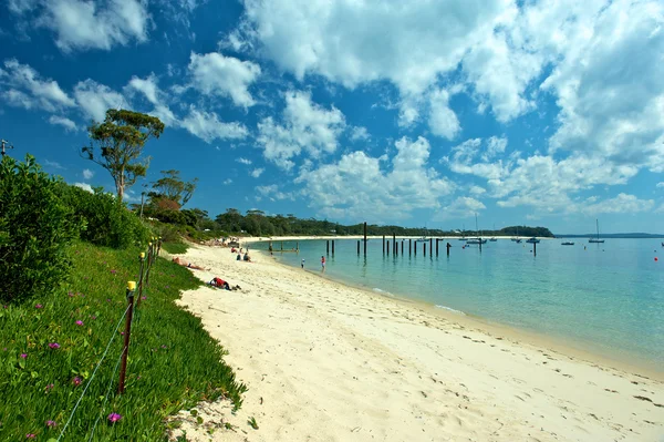 Spiaggia soleggiata — Foto Stock