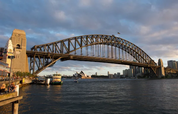 Sydney Harbour Bridge anzeigen — Stockfoto
