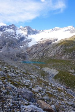 Doğu Tyrol 'da bir dağ gölü.