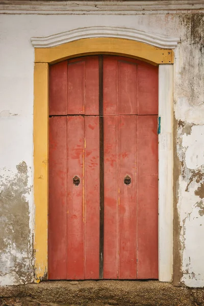 ประต โบราณของอาคารเก าในเม Paraty โอเดอจาเนโร ประเทศบราซ นในป 1667 — ภาพถ่ายสต็อก