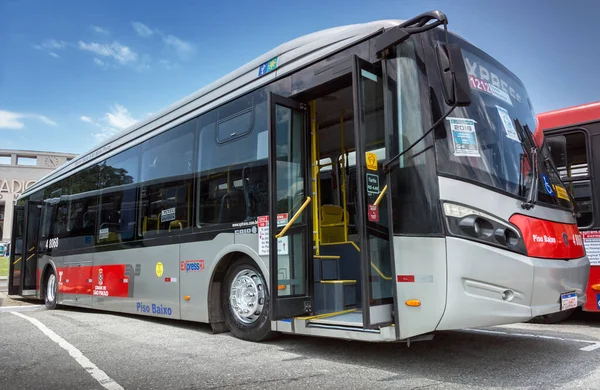 Автомобиль Caio Millennium Brt Scania K250Ub 2015 Выставке Bus Brasil — стоковое фото