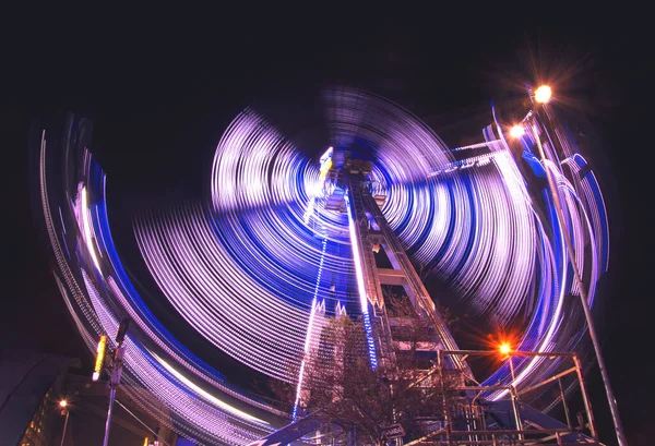 Longue Exposition Nuit Photographie Une Roue Ferris Nuit Parc Attractions — Photo