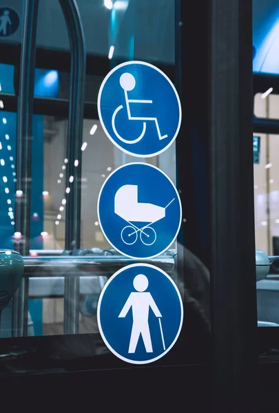 Detail Public Transport Indicating Vehicle Has Accessibility People Some Limitation — ストック写真