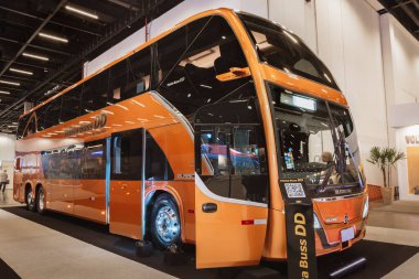 Otobüs aracı Vissta Buss DD Busscar Volvo B420R, So Paulo şehrinde tutuluyor..
