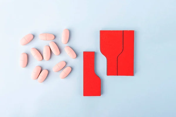 Pezzi Puzzle Rosso Con Diverse Pillole Medicine Concetto Trattamento Delle — Foto Stock