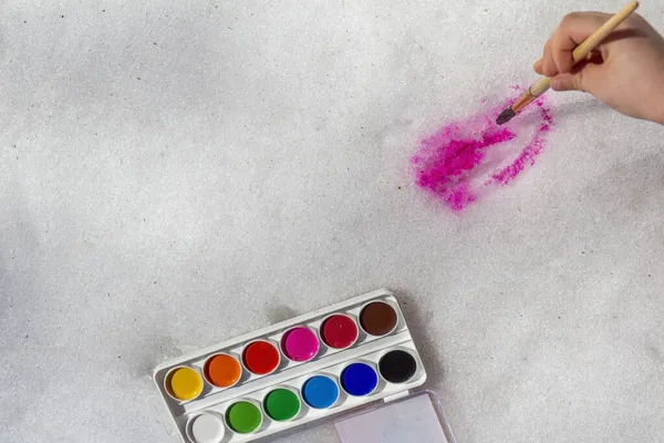 Diy Und Kinder Kreativität Schnee Zeichnen Mit Bunten Farben Aquarell — Stockfoto