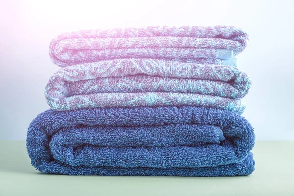 Stack Blue Clean Bath Towels Beauty Massage Spa Concept — Stock Photo, Image