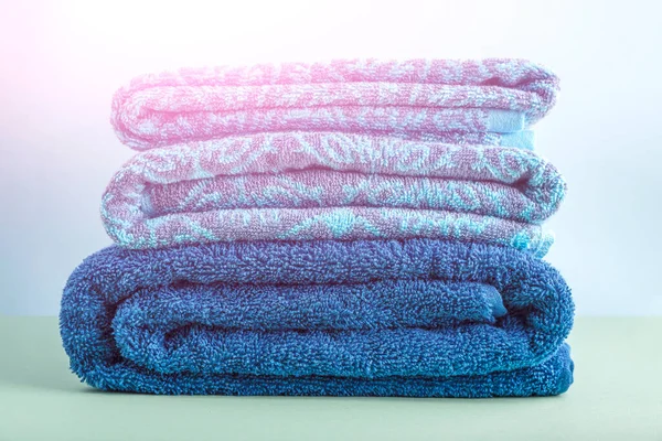 Stack Blue Clean Bath Towels Beauty Massage Spa Concept — Stock Photo, Image