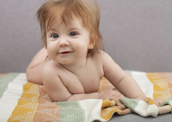 Meisje Van Baby Een Bed — Stockfoto