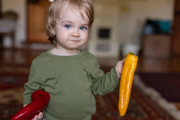 Little Child Eats Yellow Red Pepper — Stock Photo, Image