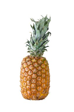 Beyaz arka planda izole edilmiş olgun ananas..