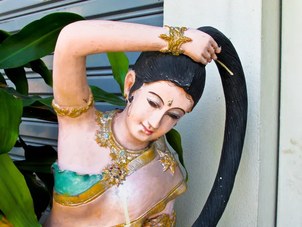 Woman traditional statue — Stock Photo, Image