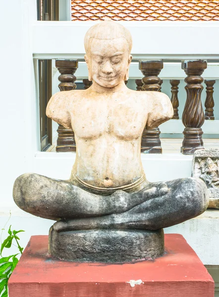 Скульптура человека каменный тайский стиль — стоковое фото