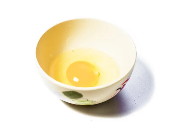 Egg in bowl isolated — Stock Photo, Image