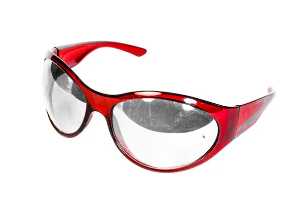 Красные пластиковые очки изолированы — стоковое фото