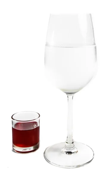 Copo de vinho e bebida vermelha — Fotografia de Stock