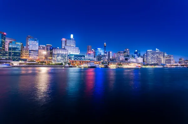 Sydney cbd darling harbour - fab 04,2010 natt landskapet med fin ev — Stockfoto