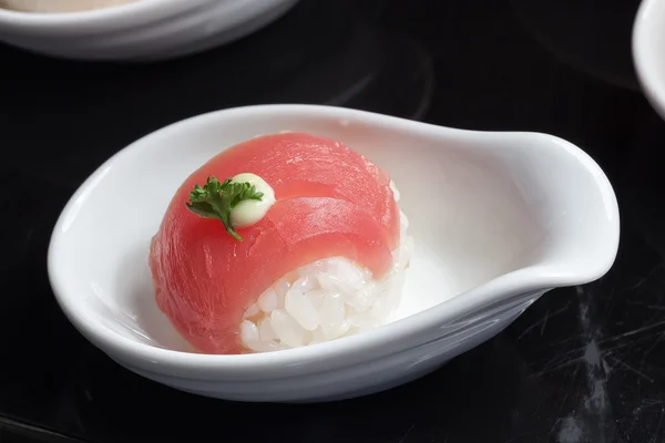 Tuna sushi — Stock Photo, Image