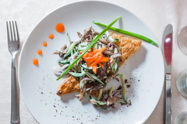 Una deliziosa insalata — Foto Stock