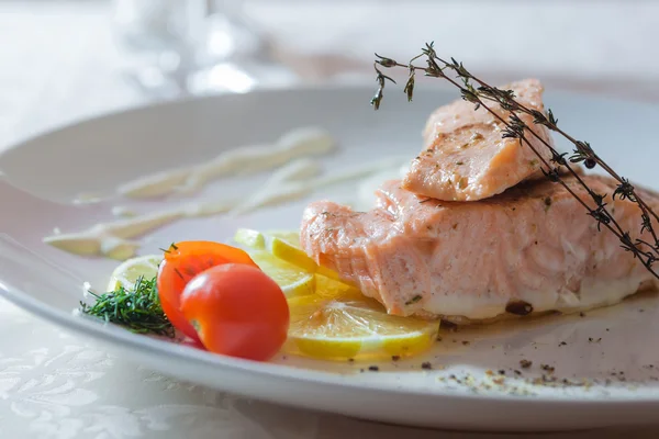 Baked fish — Stock Photo, Image