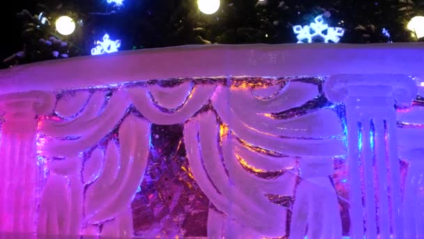 Jég figurák karácsonyi megvilágítás. Újévi textúra és lucfenyő fények — Stock videók