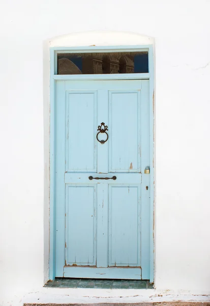 Puerta griega tradicional en la isla de Mykonos, Grecia Fotos de stock libres de derechos