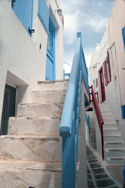 Tradiční řecký uličkou na ostrově mykonos, Řecko — Stock fotografie