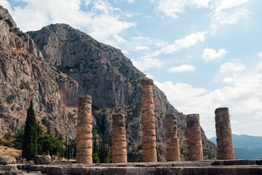 Yunanistan delphi oracle sit alanı, Apollon Tapınağı