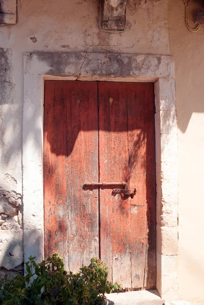 Puerta griega tradicional en la isla de Lefkada, Grecia —  Fotos de Stock