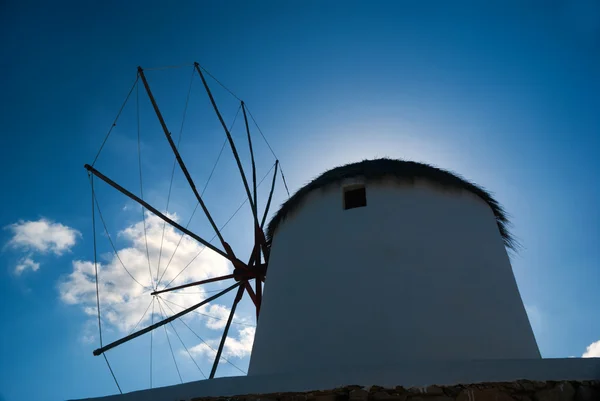 Hagyományos szélmalom Mykonos island, Görögország — Stock Fotó