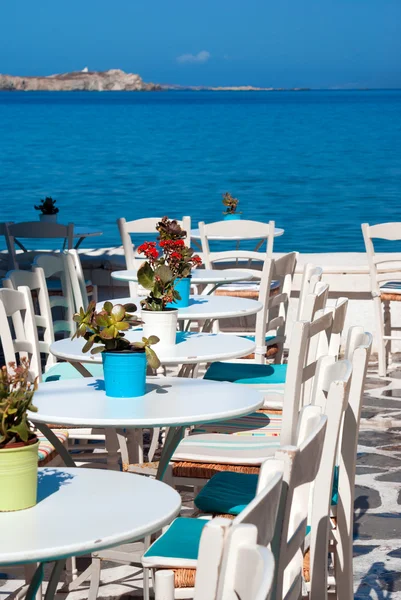 Cafetería griega tradicional en la isla de Mykonos, Grecia —  Fotos de Stock
