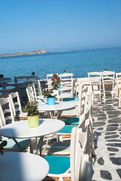 Cafetería griega tradicional en la isla de Mykonos, Grecia —  Fotos de Stock